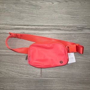 NWT Everywhere Belt Bag